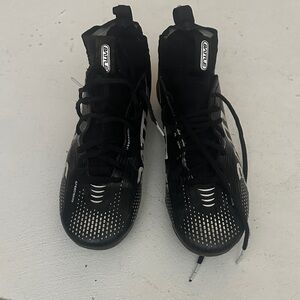 Men’s Battle Cleats